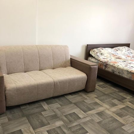 Lux Apart Torfyana Lviv Buitenkant foto